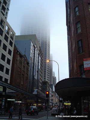 Mlha po ceste k Apple Store